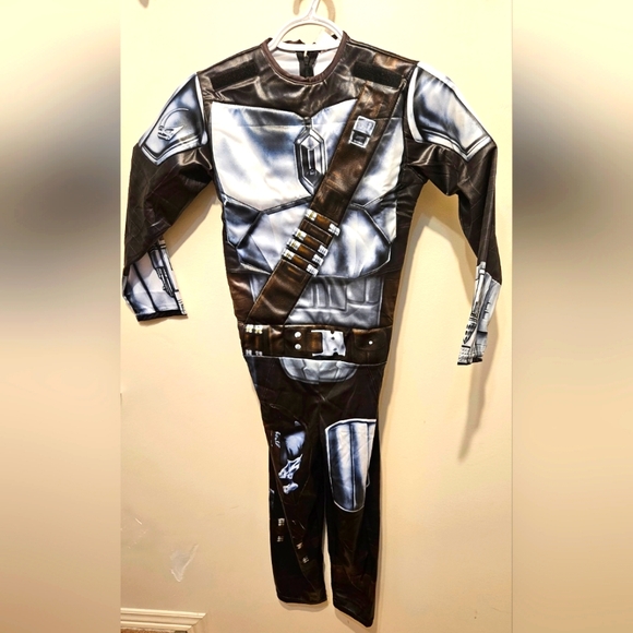 Halloween Cosplay SIKKECO Kids Mandalorian Costume w Helmet - size L (9 - 10 yo) - Picture 3 of 7